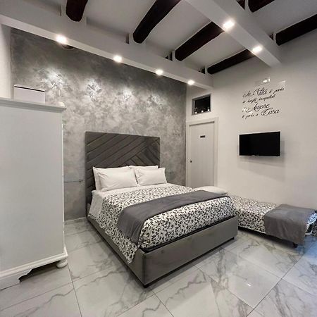 Вилла Casa Tolentino Al Centro Di Napoli Экстерьер фото